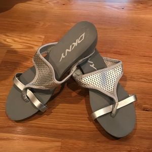 DKNY Flip Flops